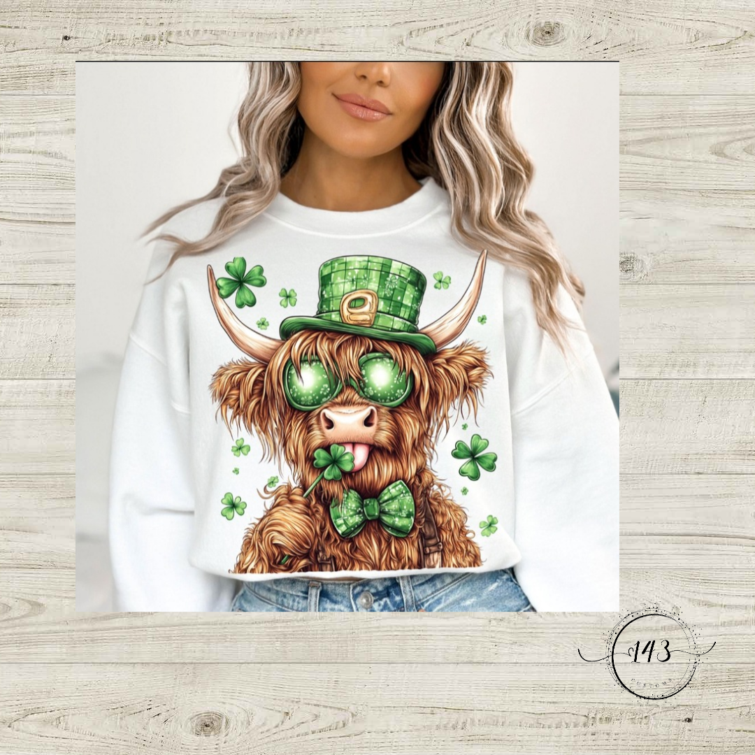 St. Patricks day highland cow